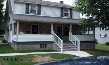 MINT CONDITION HOME ON NICE LOT, A MUST SEE! BEAUTIFUL HARDWOOD FLOORS THROUGHOUT, VERY WELL MAINTAINED
