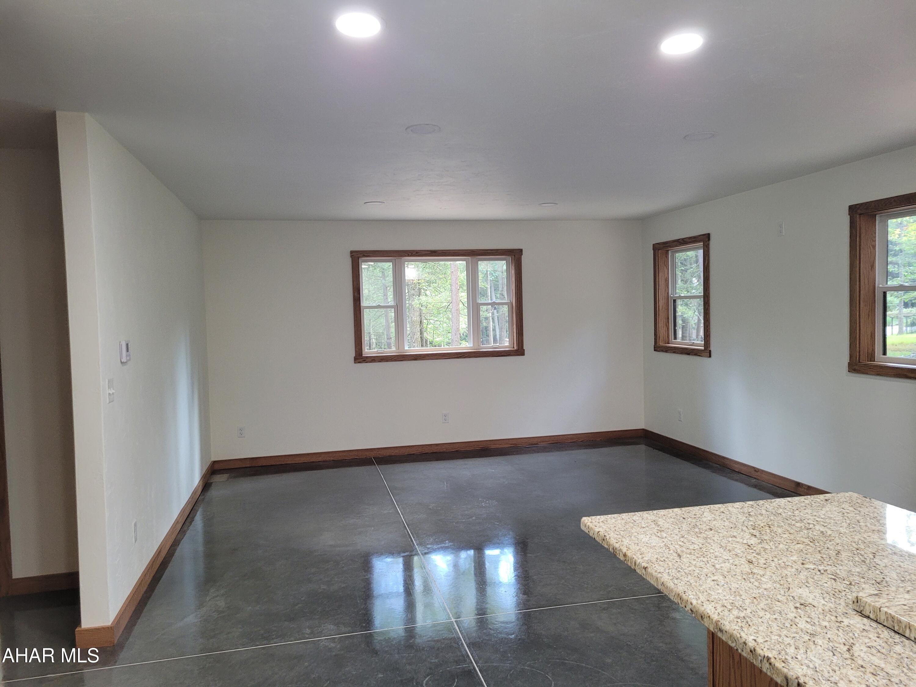 Glendale Yearound - Residential