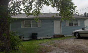 Great for investment close to the college, great condition. Currently Rented