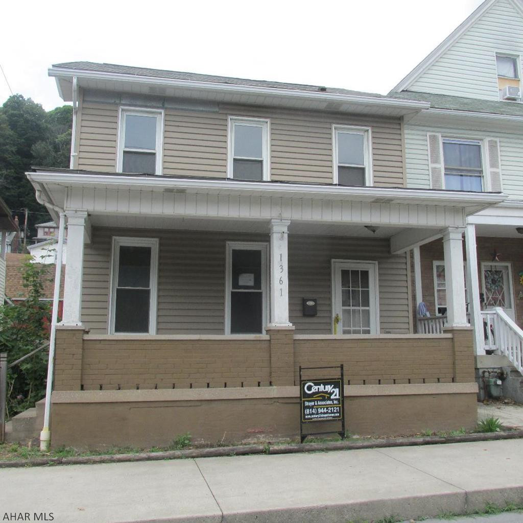 3 bedroom 1 bath home in the borough of Tyrone Priced to sell.