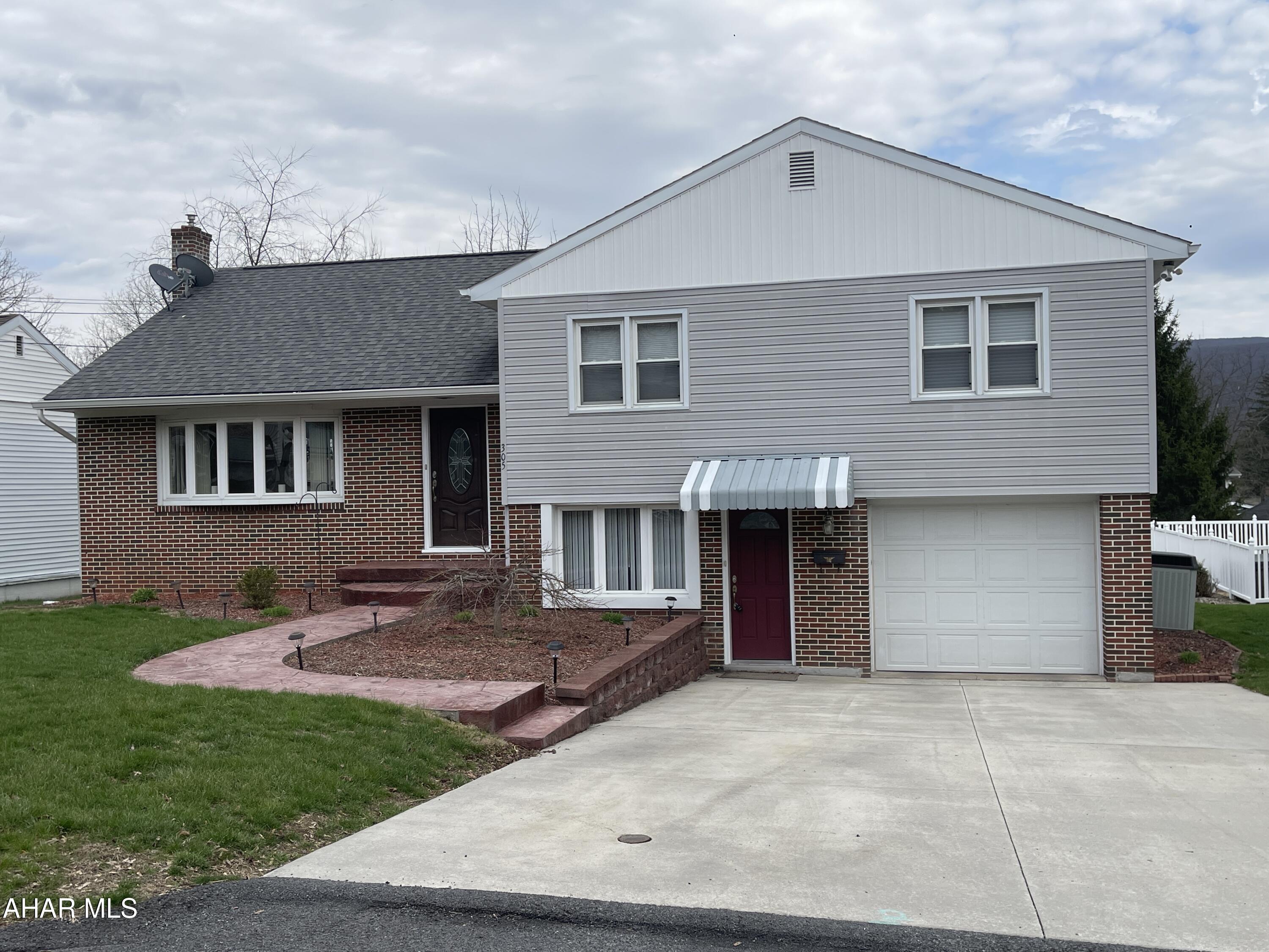 just reduced $10,000!!  Location, location, location!  Meticulously cared for home in a desired area of Altoona. (Baker Elem School)  Multi level home offers 3BR, 1.5BA and Family Room w/Gas Fireplace in the basement as well.  Located just off the  Family Room is a nice screened in area.    Stunning Hardwood floors and Granite countertops just to mention a couple of upgrades this home has to offer.  This home is situated on a nice size lot (.22 Acre)