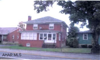 Eldorado four bedroom brick, semi modern kitchen and bath. Eldorado four bedroom brick, semi modern kitchen and bath.