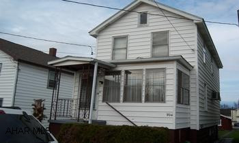 Nice big et in kitchen, 2 enclosed porches. Great price-Good starter home Nice big et in kitchen, 2 enclosed porches. Great price-Good starter home