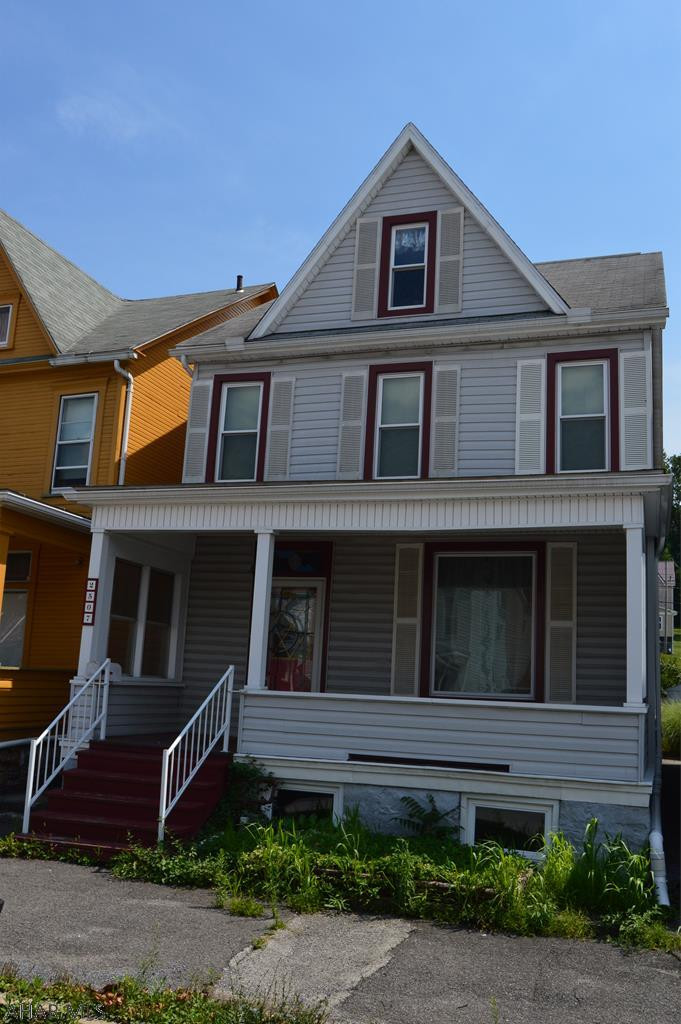 This 4 bedroom, 1 bath house is situated in a great location within Altoona. A solid home that has been well-maintained and taken care of also offers a 1 car garage and central air.