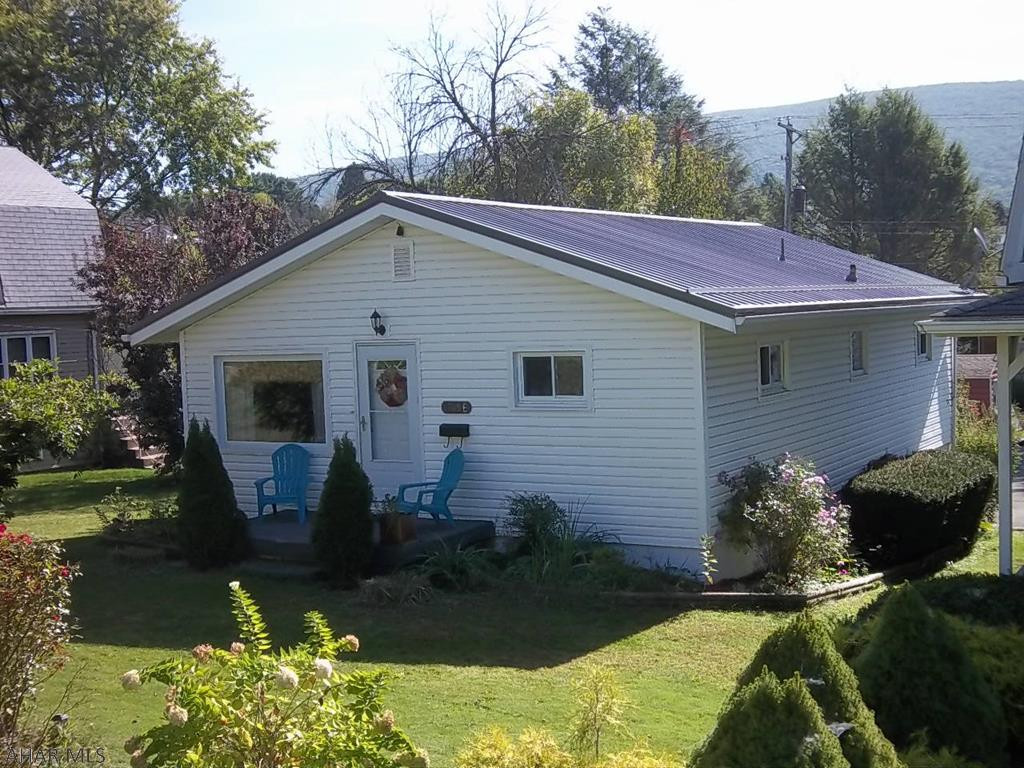Spacious and updated, 2 BR, 1.5 BA home in East End. Kitchen totally updated, newer metal roof and newer CAC. One car garage, double lot and fenced in on dead end street. Won't last long! Call listing agents for private tour..