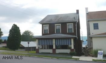 GREAT SETTING FOR THIS 2 BEDROOM, 1 1/4 BATH, TWO STORY. NICE SIZE ROOMS. LARGE KITCHEN, 2 CAR GARAGE, FENCED YARD. CALL JOHN DAVIDHIZAR AT 207-9808. GREAT SETTING FOR THIS 2 BEDROOM, 1 1/4 BATH, TWO STORY. NICE SIZE ROOMS. LARGE KITCHEN, 2 CAR GARAGE, FENCED YARD. CALL JOHN DAVIDHIZAR AT 207-9808.