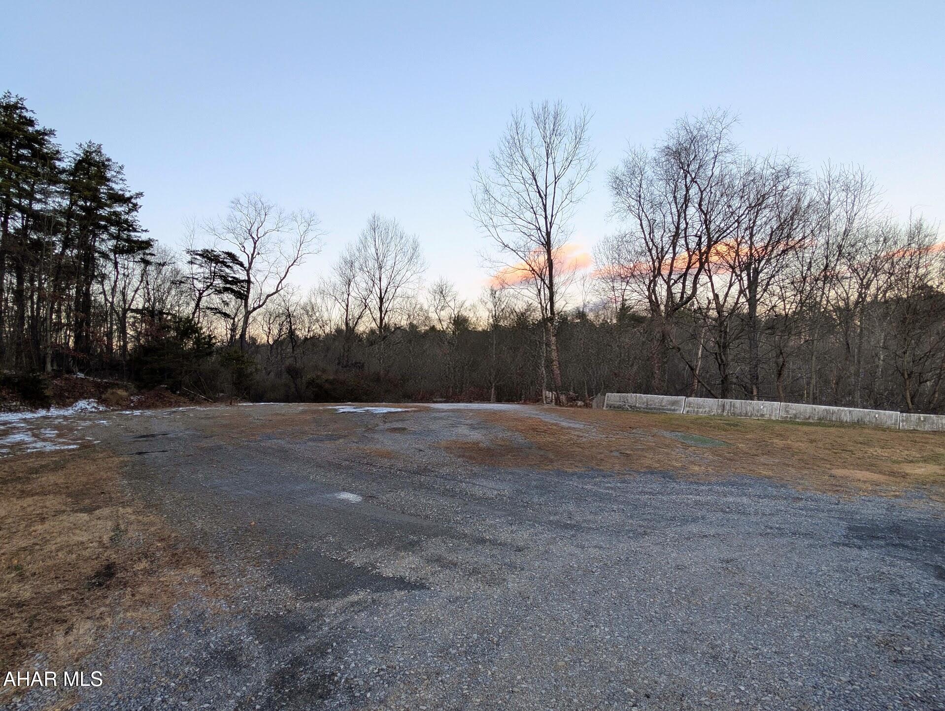Hilltop - Land