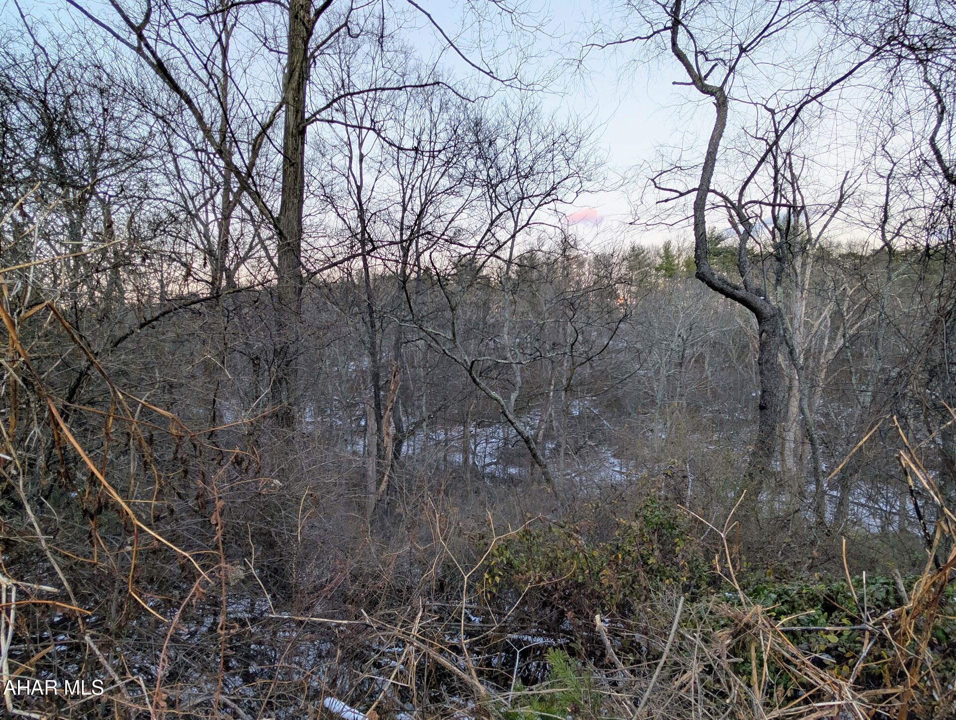 Hilltop - Land