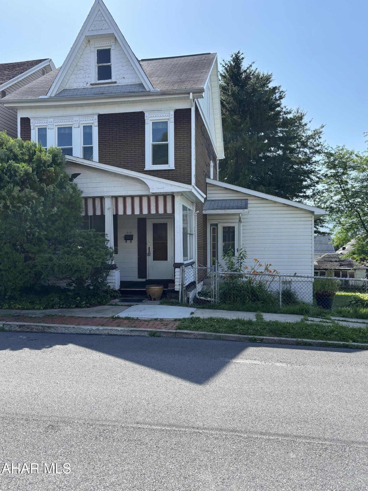 This home offers large rooms and is situated on a 75X 120 level fenced lot. The main level has a living room, dining room, kitchen and family room. The 2nd floor offers 2 bedrooms and full bath and the 3rd floor with heat is where you find the 3rd bedroom. Plenty of room for
entertaining and don't forget the detached garage! Call to schedule your appointment!
today!