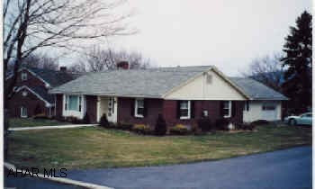 3 BR brick ranch in very nice neighborhood. Excellent condition