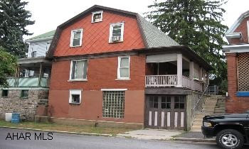 GOOD, SOLID BRICK/FRAME, 2-STORY W/ 3 BRS, 1 BATH, MODERN KITCHEN, NEW FURNACE, NEW 100 AMP SERVICE & 1-CAR INTEGRAL GARAGE. GREAT INVESTMENT PROP. OR 1ST HOME. PRICED TO SELL @ 32,000 GOOD, SOLID BRICK/FRAME, 2-STORY W/ 3 BRS, 1 BATH, MODERN KITCHEN, NEW FURNACE, NEW 100 AMP SERVICE & 1-CAR INTEGRAL GARAGE. GREAT INVESTMENT PROP. OR 1ST HOME. PRICED TO SELL @ 32,000 CALL LORA 931-1018.