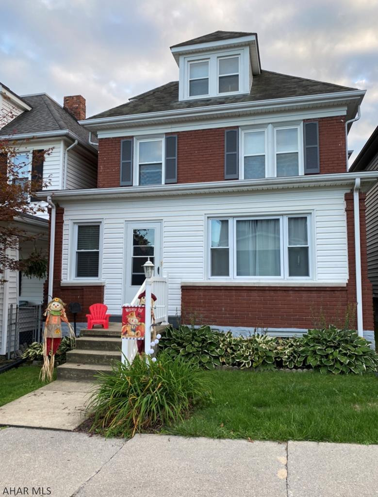 Very Well kept brick home in Juniata. Nicely sized rooms, C/A, vinyl windows, original hardwood floors and trim, Great bedroom sizes, Attic is very nicely finished with it's own heat and A/C. Bathroom has double vanity sinks soaking tub, and separate shower. Fenced yard and off street parking.
