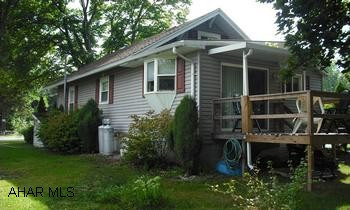 READY TO MOVE INTO! EVERYTHING HAS BEEN UPDATED. NEW ROOF 08. DECK, DESIGNER BATH, PELLET STOVE AND GAS LOG FIREPLACE, NICE LEVEL YAR AND LANDSCAPING, COZY AND EFFICIENT! QUALIFIED BUYERS PLEASE CALL DARLA 934-4663. READY TO MOVE INTO! EVERYTHING HAS BEEN UPDATED. NEW ROOF 08. DECK, DESIGNER BATH, PELLET STOVE AND GAS LOG FIREPLACE, NICE LEVEL YAR AND LANDSCAPING, COZY AND EFFICIENT! QUALIFIED BUYERS PLEASE CALL DARLA 934-4663.