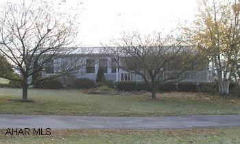 Very nice 3 bedroom double wide on 1.76 acres in Warriors Mark. 1 car detached garage. Very nice 3 bedroom double wide on 1.76 acres in Warriors Mark. 1 car detached garage.