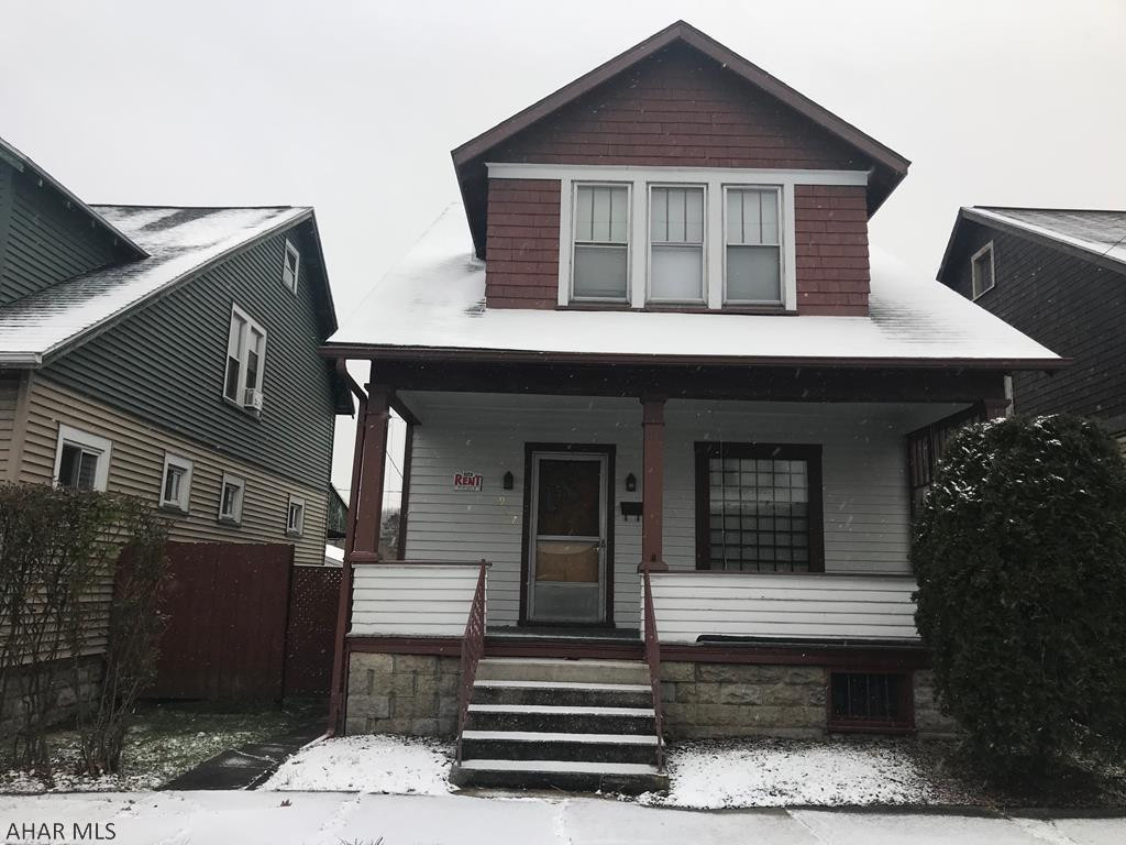 Nice large rooms, 1/2 bath on 1st floor, 3 bedrooms and full bath on 2nd floor.