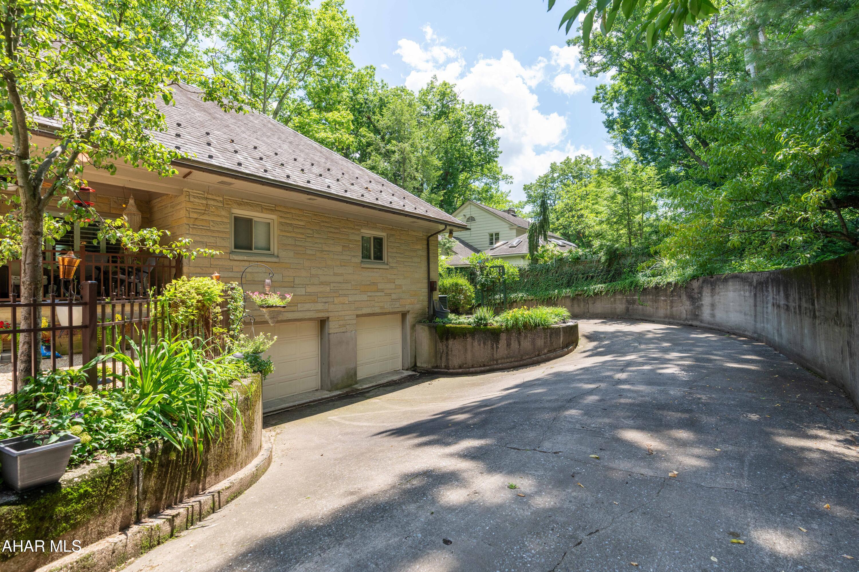 Baker Mansion - Residential