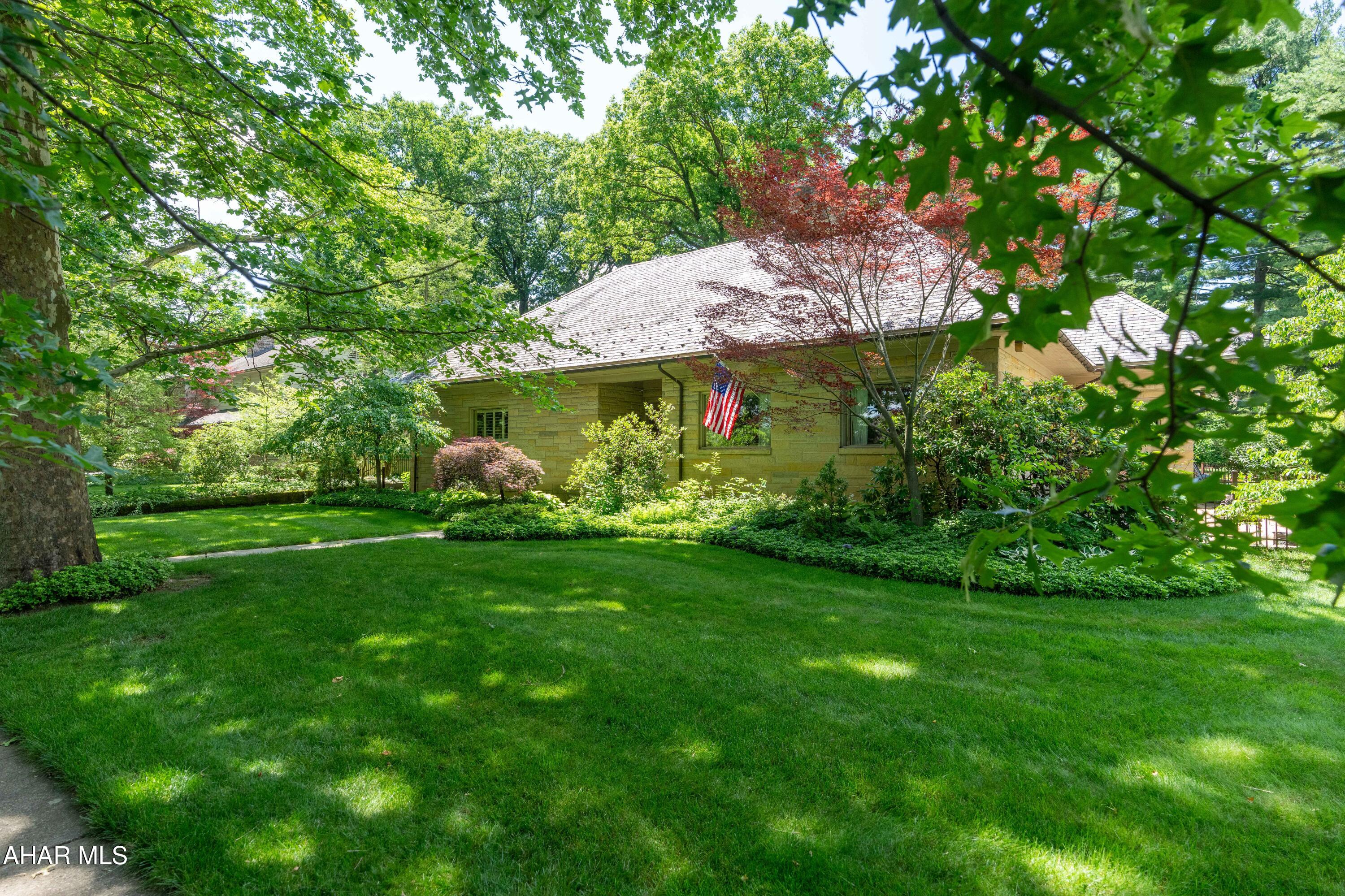Baker Mansion - Residential