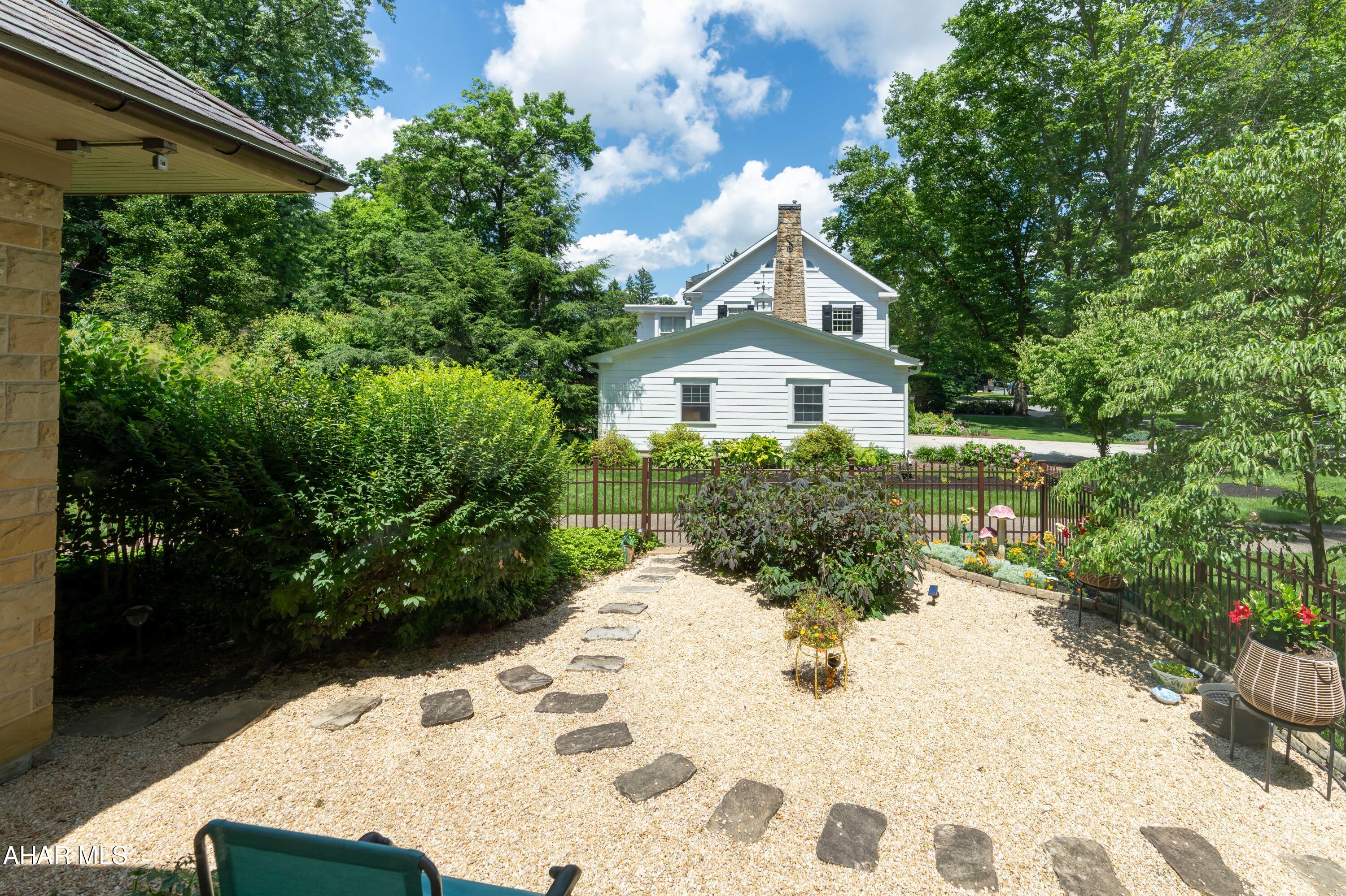 Baker Mansion - Residential