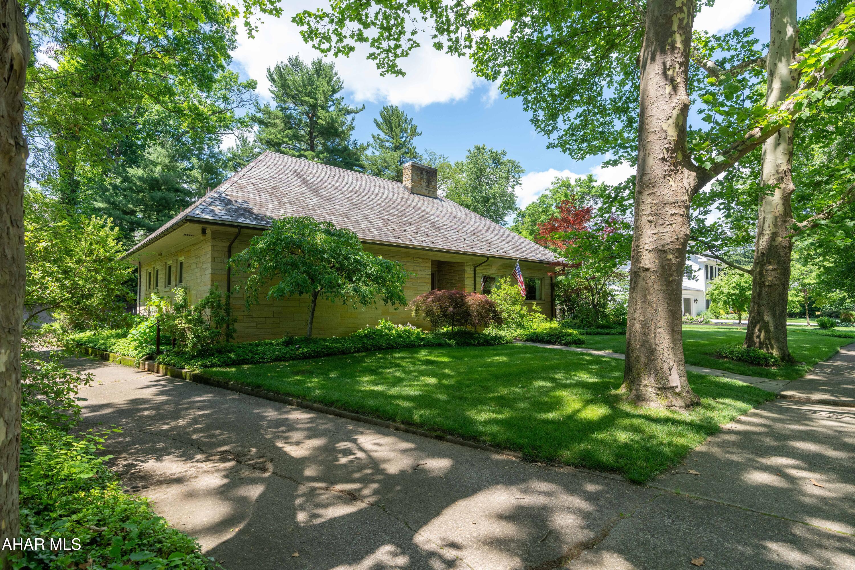 Baker Mansion - Residential