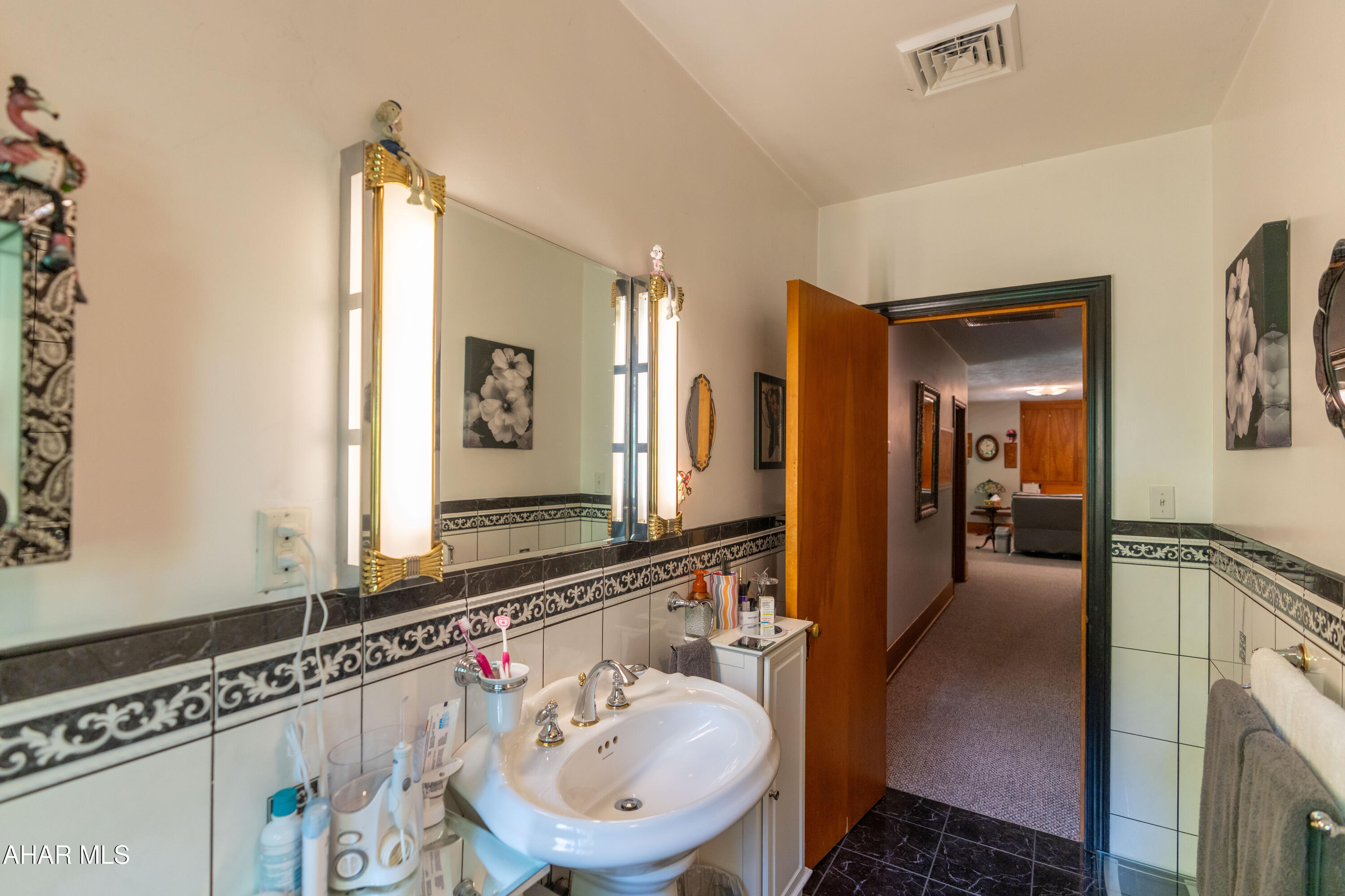 Baker Mansion - Residential