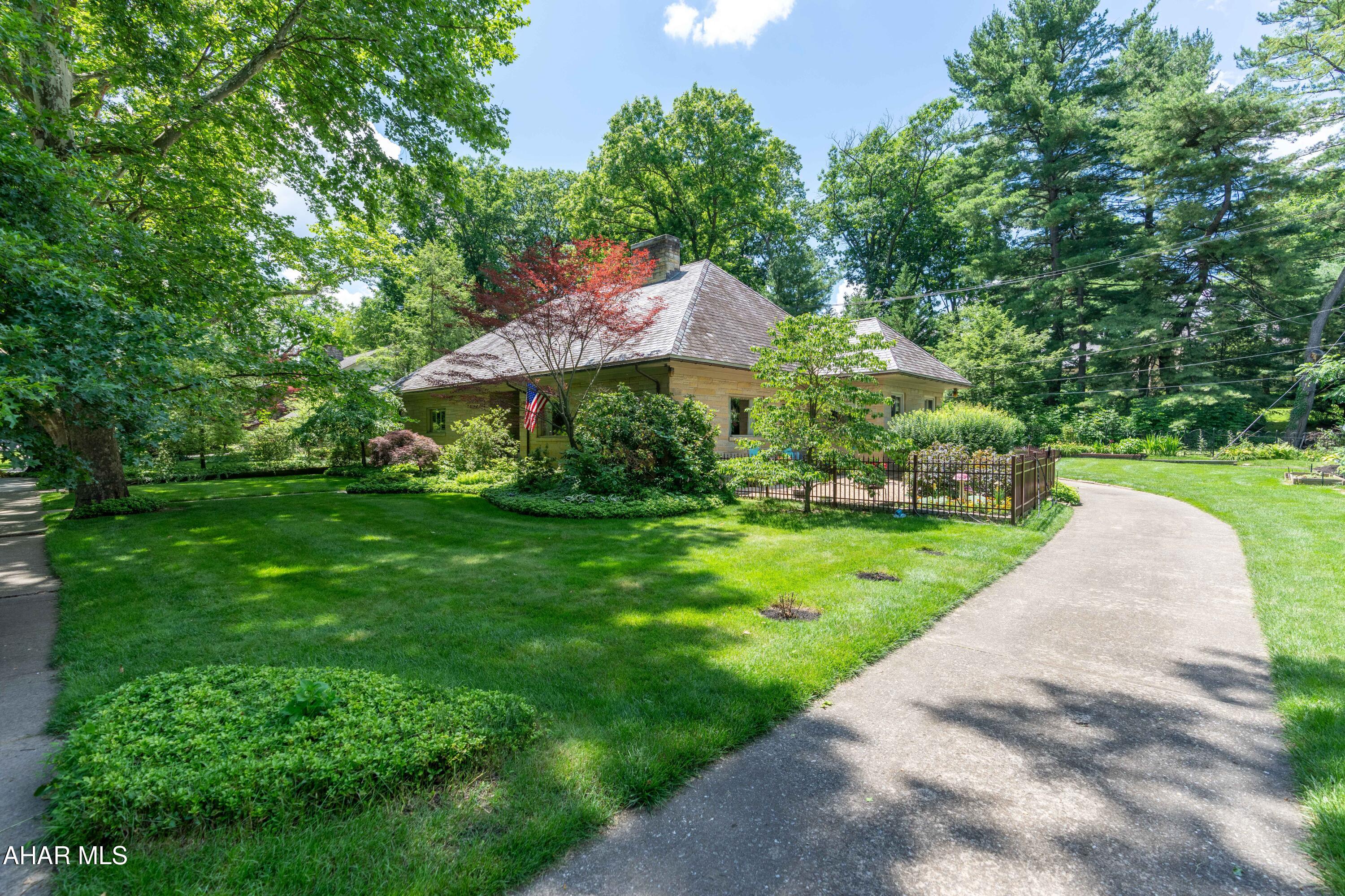 Baker Mansion - Residential