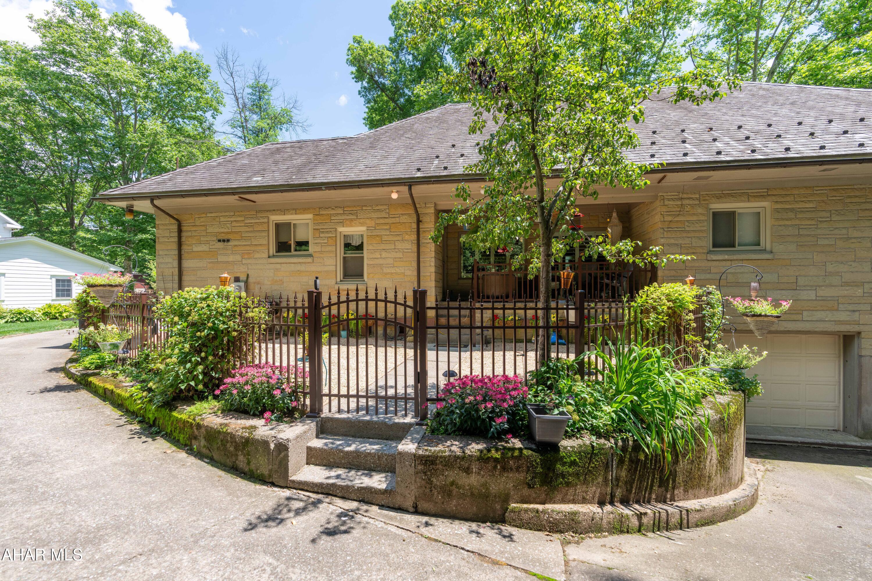 Baker Mansion - Residential