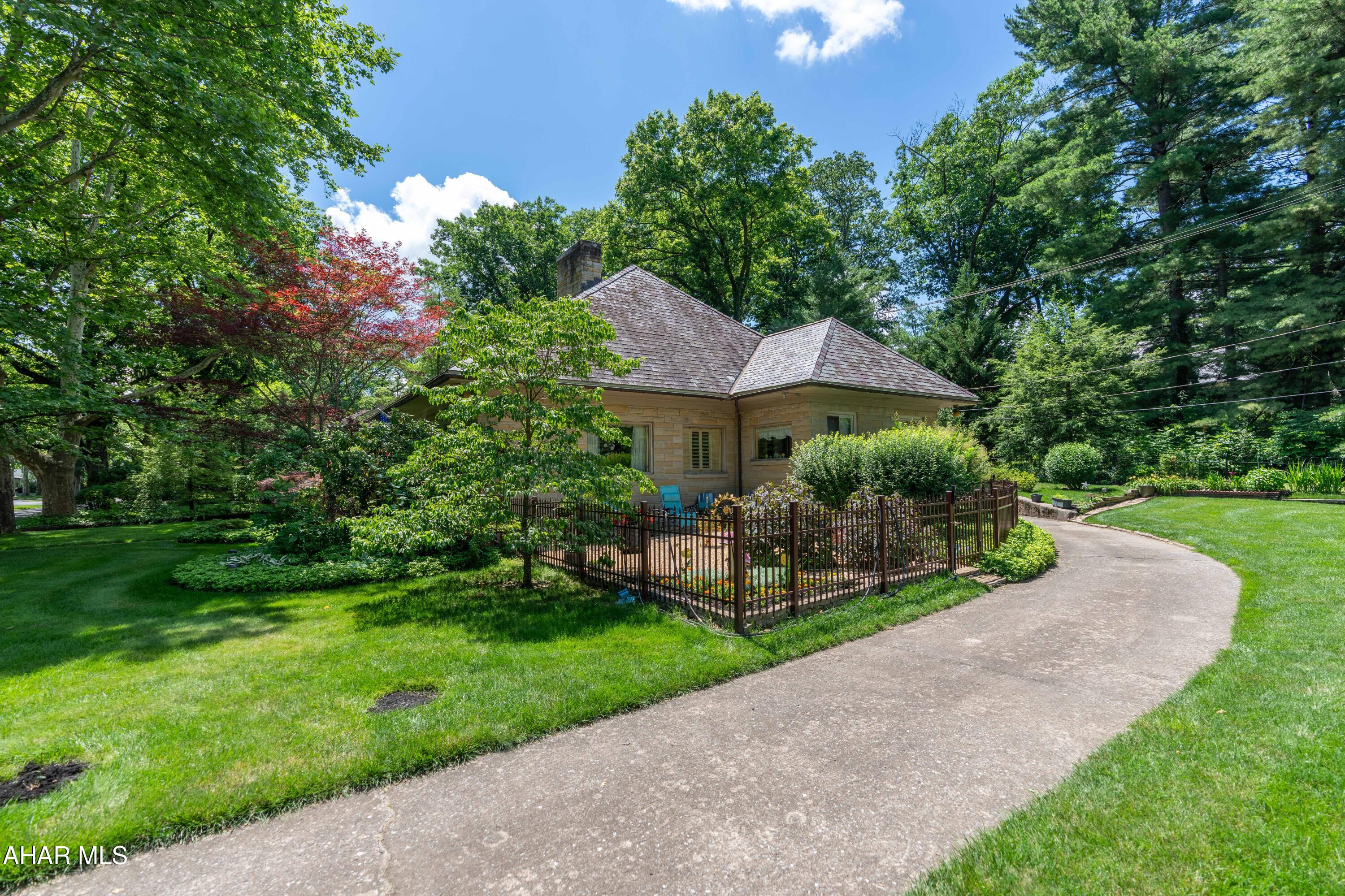 Baker Mansion - Residential