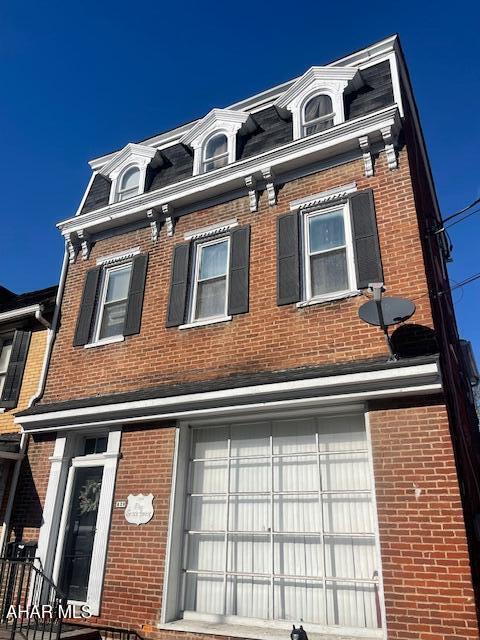 Looking for an apartment? Second floor, 2-bedroom apartment with a large living room, spacious dining room and kitchen. Shower and bath combo. Rent includes heat, sewer and off-street parking. On-site laundry as well. Tenant pays water and electric. $950/month and security deposit due when signing lease. Yearly lease only.