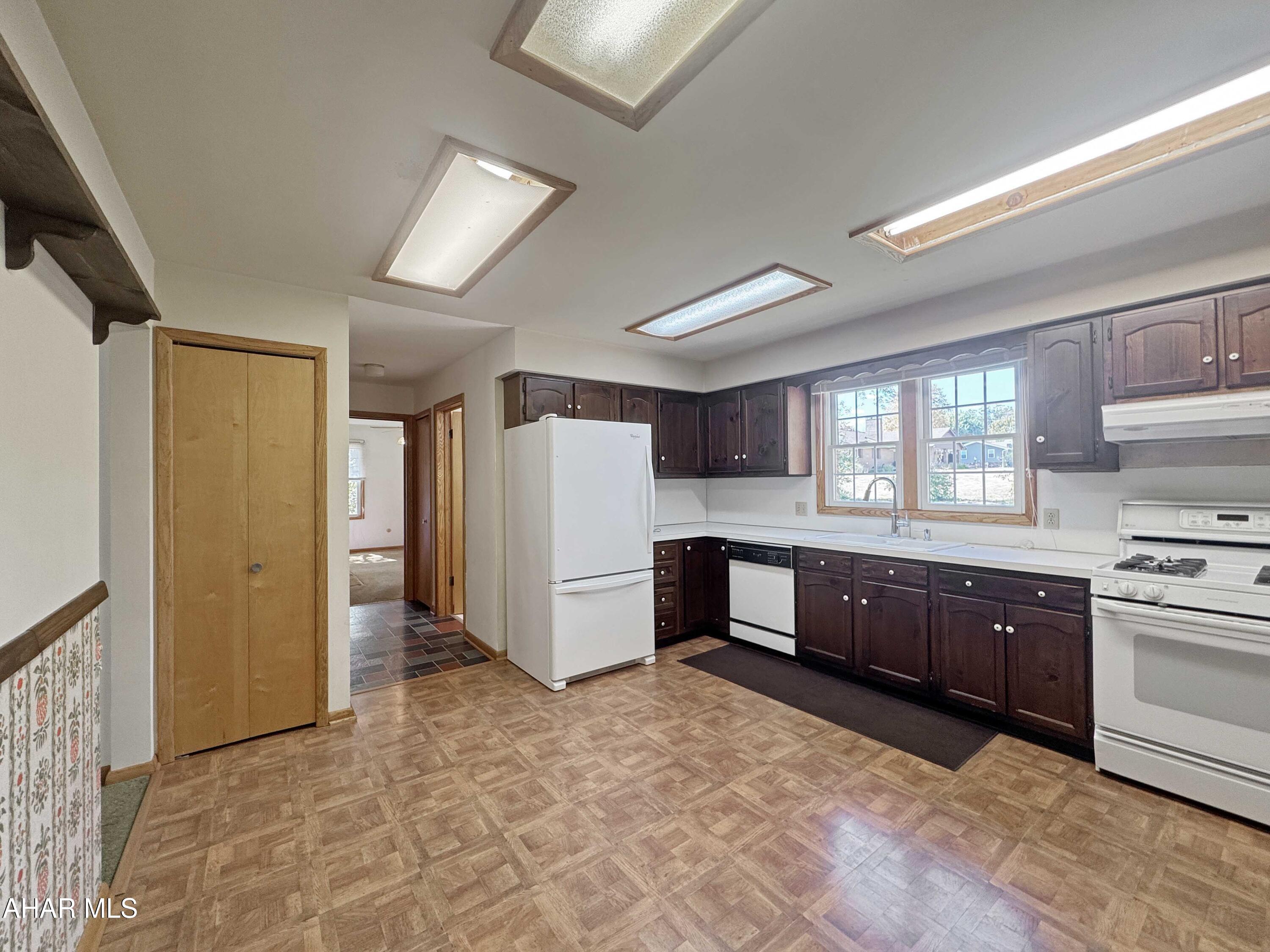 Crestwood - Residential