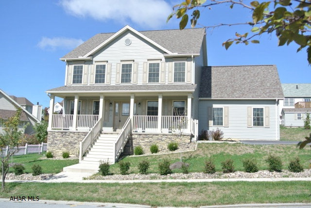 Next to new home in conveniently located Holliday Hills close to Penn Mont, shopping & Borough Park. 4-5 bedrooms, 2 family rooms, bonus room in lower level. All kitchen appliances stay and are SS, washer & dryer included & the laundry room is on the 2nd floor. Master bedroom is accessed through double doors, master bath has double sinks & a jacuzzi style tub.  Seller will provide a 1 Year Home Warranty.