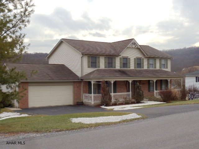 Spacious 5-bedroom, 2.5 - bath, 2 Story Colonial in Penn Farms. Walkout basement, formal dining room, 1st floor laundry, eat-in oak kitchen with bay window, corner fireplace in Family Room. Great view from deck. Spacious basement with 3 rooms.   #J-175