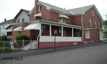 GREAT BRICK FAMILY HOME. 4 BR, 1.5 BATH, HUGE ROOMS, HW FLOORS & TRIMS. ROOF 6 YEARS OLD, RIDGE VENT, 3 CAR GARAGE.