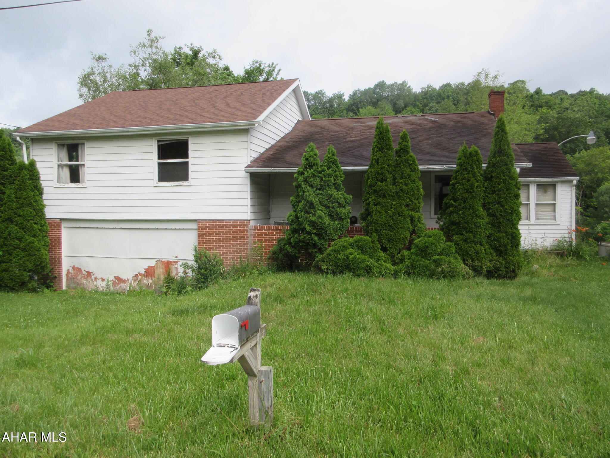 Fallentimber area multi-level split home on a half acre lot is perfect for investors and handypersons. Spacious home ready for your imagination to go to work. Just a few quick minutes from Glendale Lake and Prince Gallitzin State Park! AS-IS sale, seller will make no repairs. Buyer to pay any required municipal sewer testing and/or repair escrow.