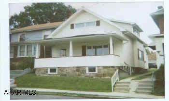 2 story, vinyl sided. 2 story, vinyl sided. Maintenance free. Newer furnace. Includes stove, washer & dryer. Move in condition.