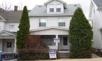 WELL KEPT, MAINTENANCE FREE HOME OFFERS NEWER FURNACE, WATER HEATER.  ROOF INSTALLED IN 2000.  HOME WARRANTY!!  IMMEDIATE POSSESSION.  CALL CRYSTAL FISHER AT 946-4343  X164.