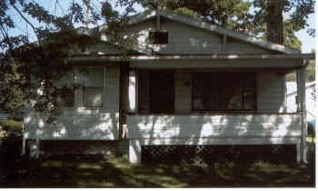 1Story 2 Bedroom, with 2 Car Garage