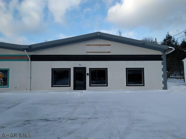 Commercial lease opportunity located in Cresson, PA on Admiral Peary Highway and within walking distance of local college, shopping and restaurants.  Parking available. The lease space is also on route to Loretto, PA.  The lease space is approximately 1600 sq feet, with newer carpeting, back room and one bathroom.  Average Annual Daily Traffic 8200 (PA DOT).   Great opportunity with many possibilities!