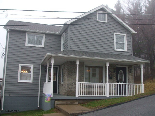 Absolute move in condition.  This home has been remodeled from top to bottom.  Must see to apprecitate.  Radiant floor heat, a modern eat-in kitchen, oak trim throughout, a large deck and huge level back yard.