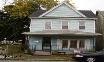 Ready to move into. laundry, off kitchen - very nice inside. Make an offer!! Ready to move into.  Laundry, off kitchen - very nice inside. Make an offer!!