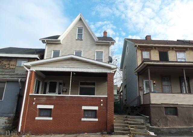 3 bedroom, 1 bath home.  Spacious room sizes, fenced yard.