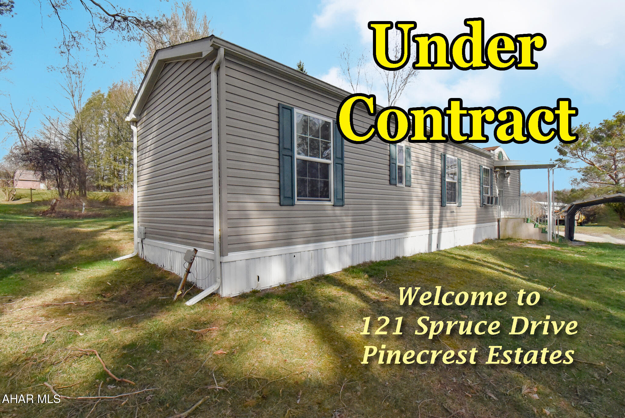 Newer 2 bedroom / 1 bath manufactured home in Pinecrest Estates. New carpeting. Carport. Priced to sell. Leased lot. Property needs to stay in Pinecrest. New owner subject to park application and approval.