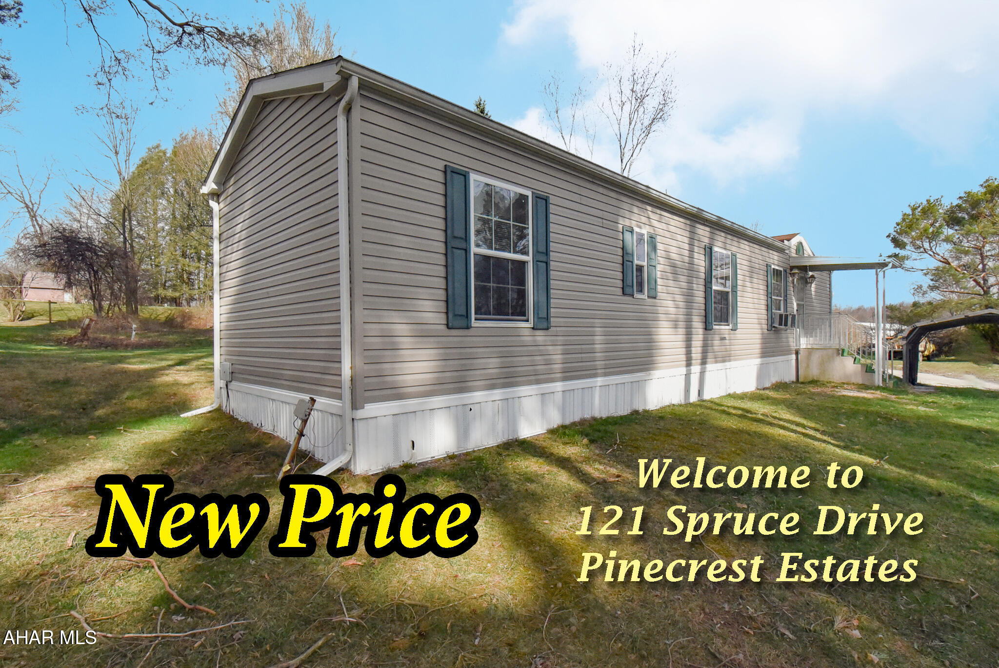 Newer 2 bedroom / 1 bath manufactured home in Pinecrest Estates. New carpeting. Carport. Priced to sell. Leased lot. Property needs to stay in Pinecrest. New owner subject to park application and approval.