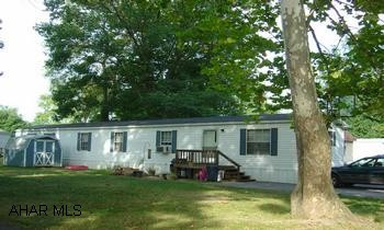 2000 Oakcrest Mobile Home, 14 x 80 2000 Oakcrest Mobile Home, 14 x 80.  Lot rent 318/month includes trash.