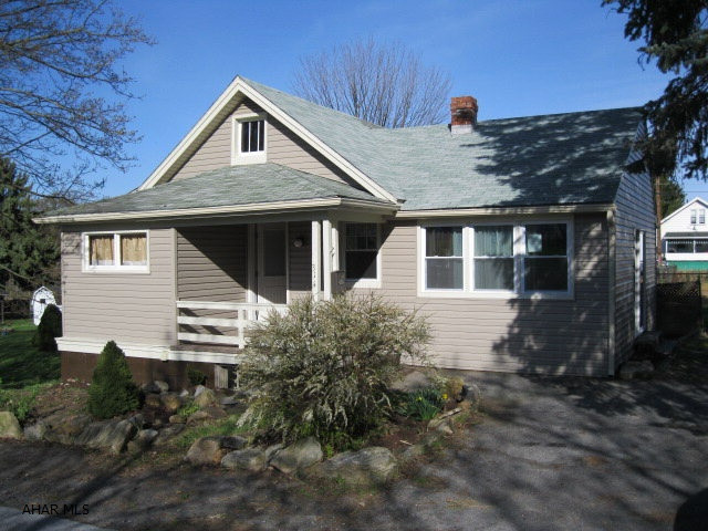 Just remodeled. New vinyl siding, soffit, fascia, spouting, trim, most roofing, most windows, doors, interior flooring, decor and fixtures.