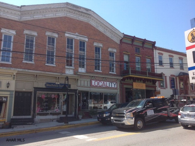 Great two store front windows in Historic Downtown Bedford. This building has two retail businessesbut only building is for sale. Don't miss out on these fabulous retail spaces at a great price.