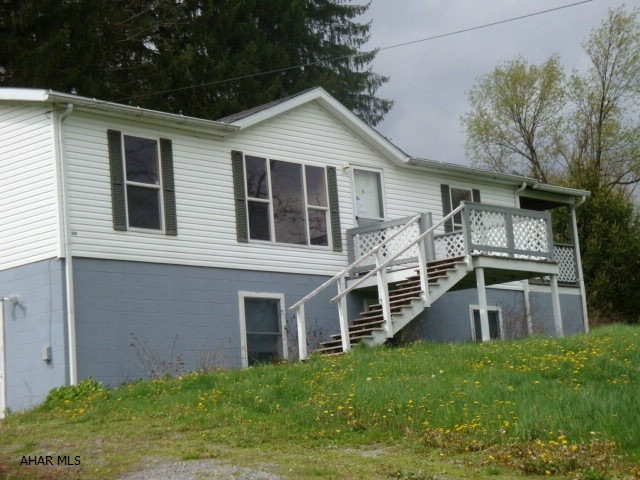 Physical address is: 1309 Grandview Road, Altoona, PA 16601- Great deal on Grandview! Doublewide with full basement. Oak kitchen. CASH OFFERS ONLY. THIS PROPERTY HAS NO WORKING SEPTIC SYSTEM. FAILED DYE TEST. NO PERC SCHEDULED TO BE PERFORMED.