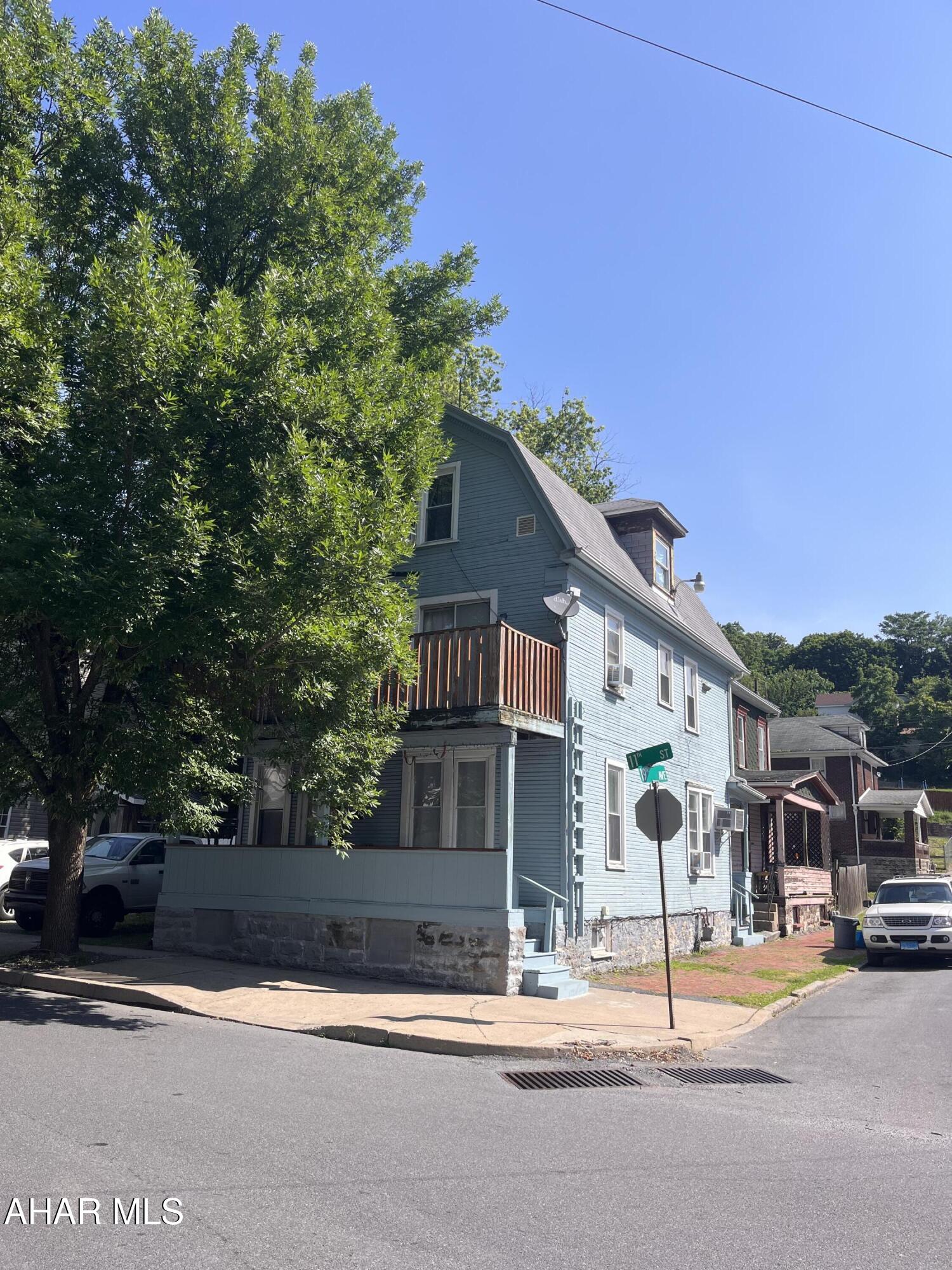 to be sold as a package with ML #'s77734,77729,77733,777357773277731



$420000.
Rent is 700 tenant pays all utilities