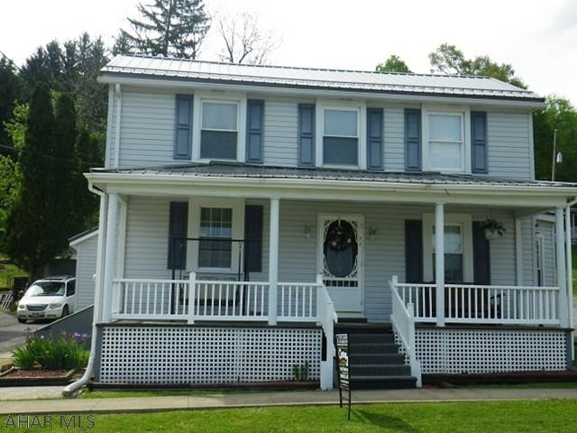 Cherry Tree Borough; well maintained 4 BR house with custom built kitchen with appliances. 2 baths, Family room, Oil HA heat, garage macadam driveway