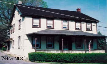 4 Bedroom Farmhouse, large yard, immediately available