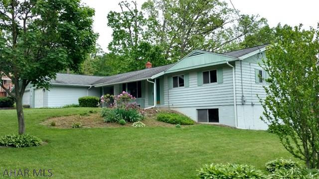 Great location! Easy living, 1 story, lovely corner lot. Great starter home to add some updating and make it "YOURS"! Over-sized 2 car garage, plus 1 car integral, large covered patio for entertaining. Furnace, water heater, insulation and panel box updated n 2006, 2 car garage and back patio 1994.